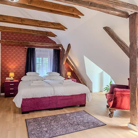 Fulop Panzio Near Balaton Πανσιόν Révfülöp