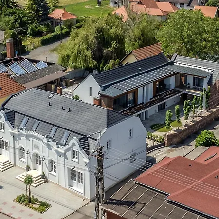 Fulop Panzio Pensjonat Révfülöp
